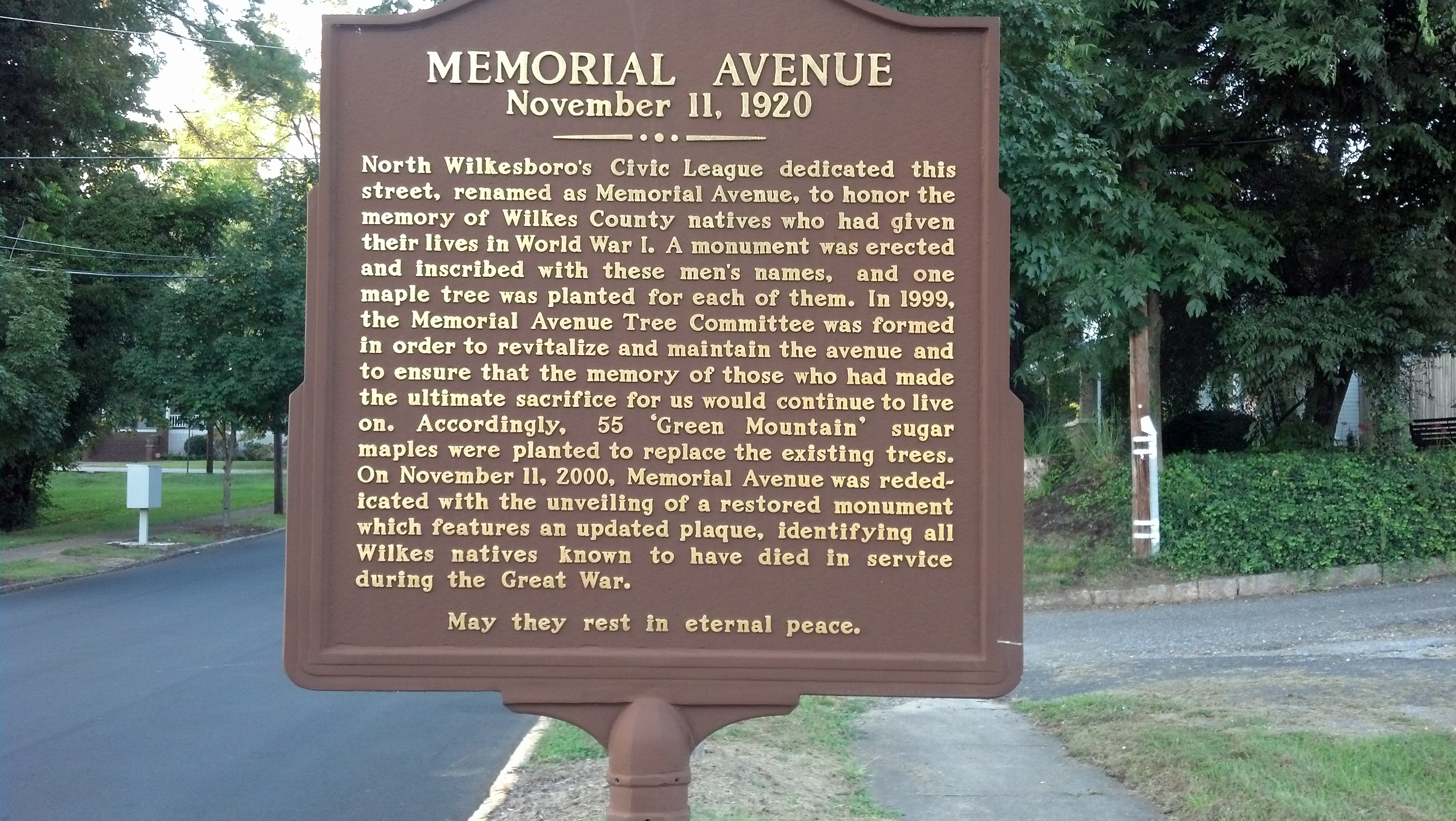 Zoom on the image : Memorial Avenue